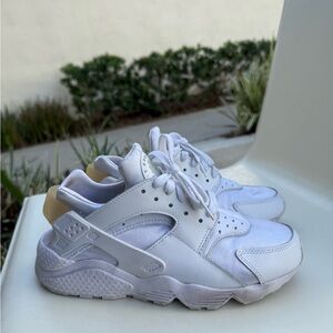 Nike White Women's Sneakers